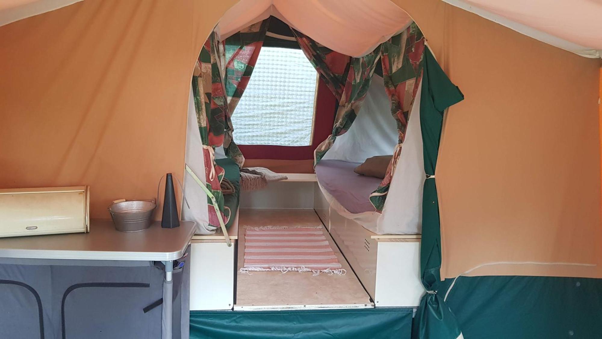 Basic Ingerichte Vouwwagen Op Camping Westenenk, Wijster Hotel Exterior photo