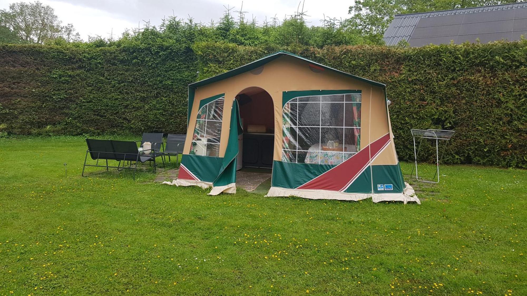 Basic Ingerichte Vouwwagen Op Camping Westenenk, Wijster Hotel Exterior photo